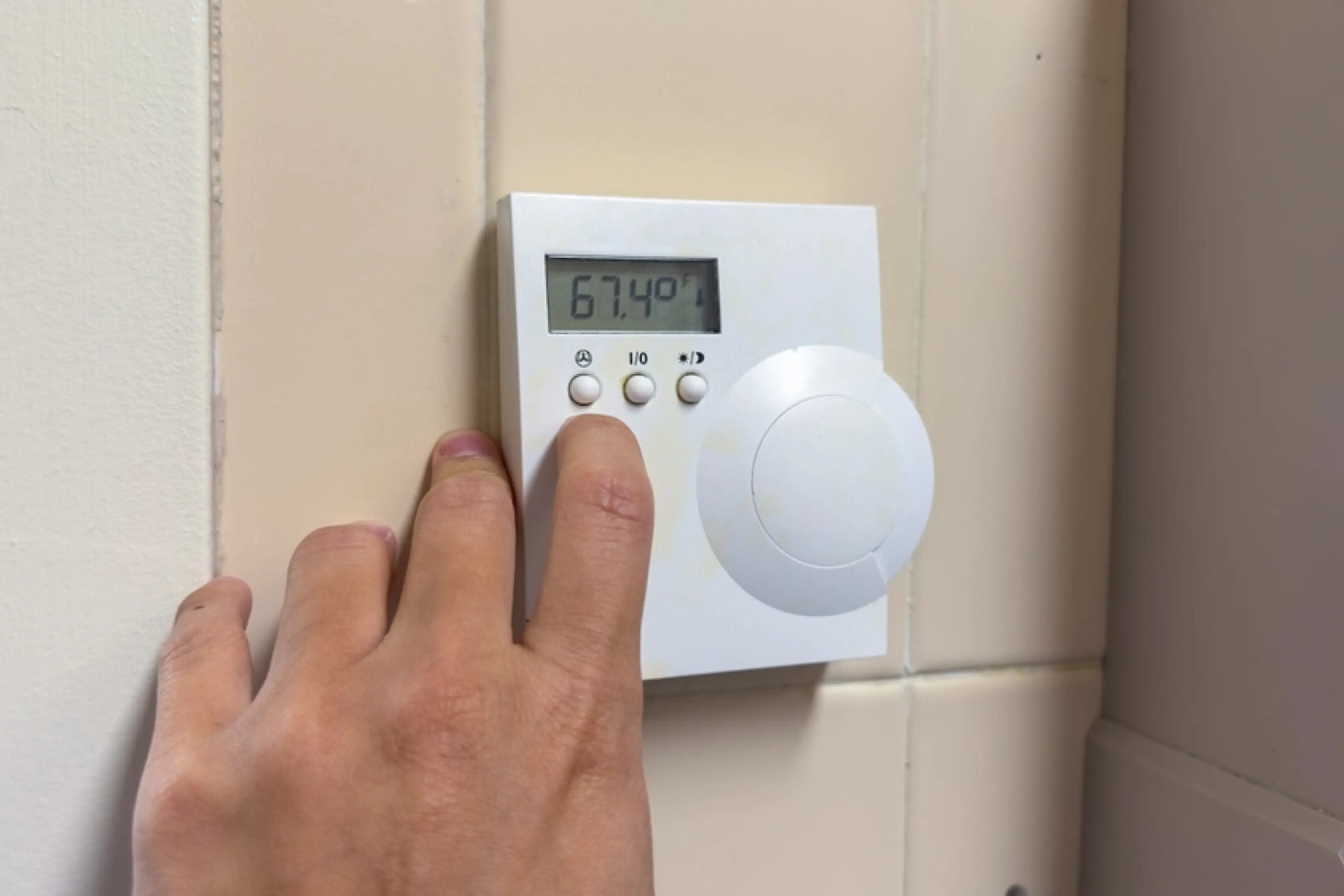 Thermostat For Central Heating In Home